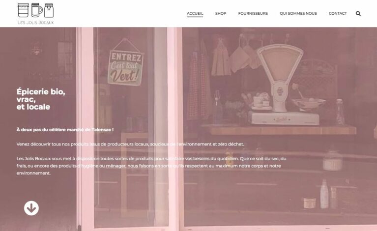 Création d'un site vitrine CMS WordPress, OpenSource et administrable facilement Installation d’un thème réadapté à la charte graphique existante Création de 5 pages de contenus Présentation de l’épicerie, de ses produits et de ses fournisseurs Formulaire de contact Module de Newsletter Liens vers les réseaux sociaux + Création d’un compte MailChimp pour la gestion des newsletters